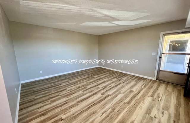 Stunning 1 Bedroom Apartment w/ Covered Parking Gallery 2