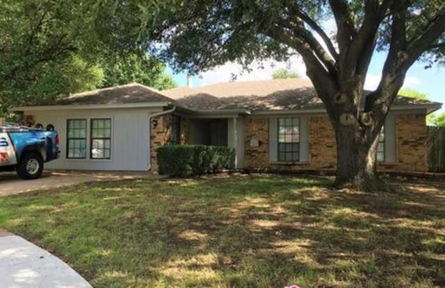 400 Greenway Drive - 400 Greenway Drive, Saginaw, TX 76179