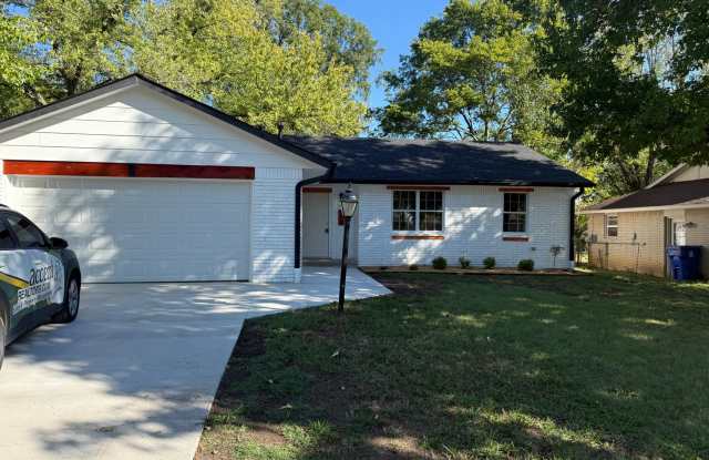 Charming 3 Bedroom in Broken Arrow Gallery 1