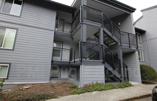 2511 NE 4th St - 2511 Northeast 4th Street, Renton, WA 98056