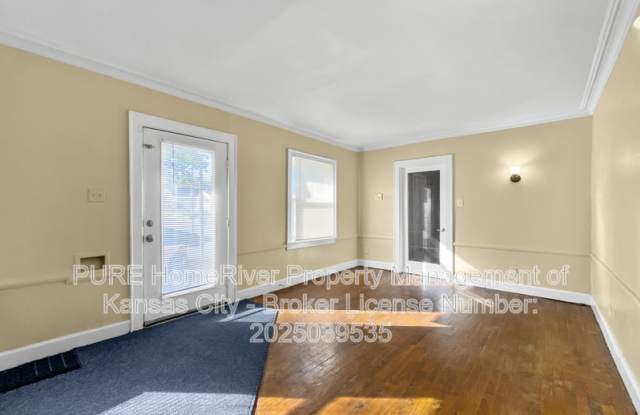 447 N Topping Ave Gallery 3