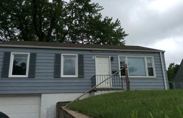 Premium Ralston Location! Cozy 3 Bedroom Home Across from Park! Garage and fenced yard! photos photos