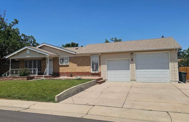 Spacious 5-Bedroom Ranch with Finished Basement & Oversized Garage! photos photos Spacious 5-Bedroom Ranch with Finished Basement & Oversized Garage! photos photos