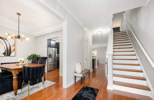 Spacious 3BR Townhome in Monroe Gallery 3