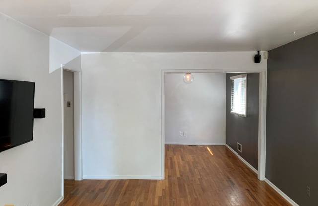 2103 Arlington Ave Gallery 2