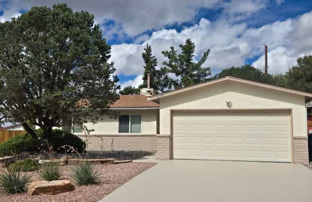 Your Dog Will Love This House! Gallery 1