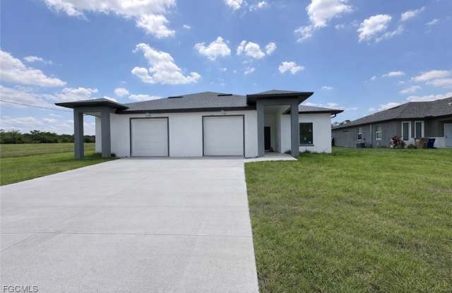 5207 30th Street SW photos photos