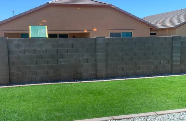 18327 W Tina Ln Gallery 2