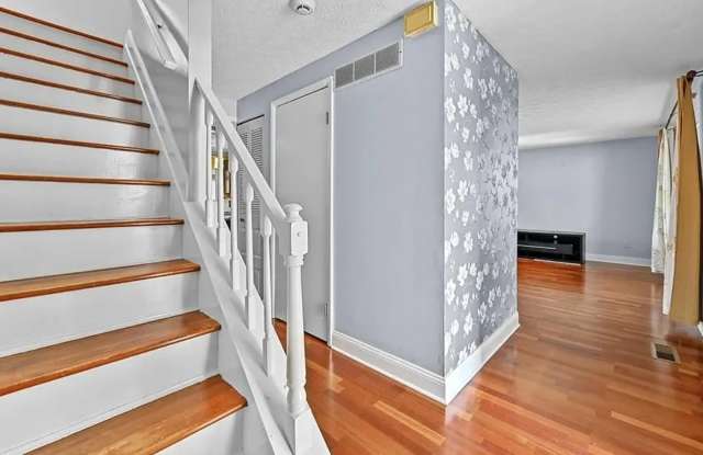 4608 Rosemear Court Gallery 4