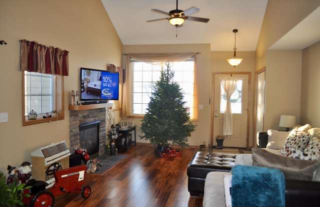 17544 Gillette Way - 1 Gallery 4