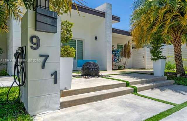 971 NE 113th St # 971, Biscayne Park, FL 33161 Gallery 4