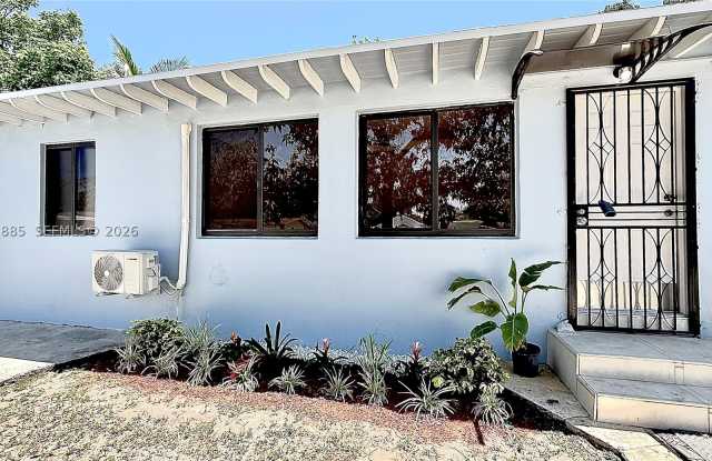 1352 NW 112th Ter Gallery 2