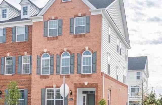 43011 ROSEMOUNT WOODS TERRACE - 43011 Rosemount Woods Terrace, Loudoun Valley Estates, VA 20148
