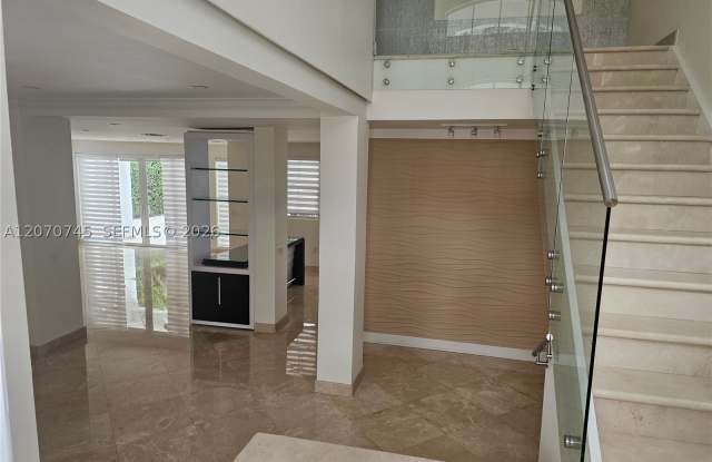 4501 NW 93rd Doral Ct Gallery 2