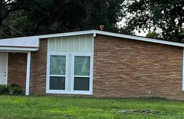 Room in 3 Bedroom Home in San Antonio Gallery 1
