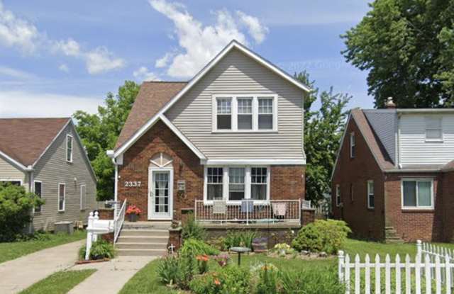 2337 Burnside Ave- Upstairs - 2337 Burnside Avenue, Oregon, OH 43616