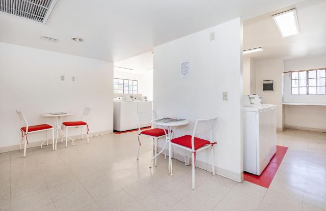 Broadmoor Apartments Gallery 3