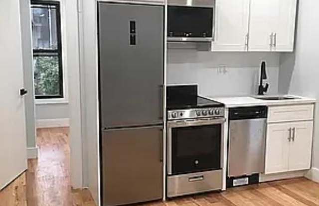 225 Halsey Gallery 3