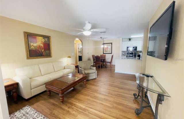 8815 MANOR Loop Gallery 2
