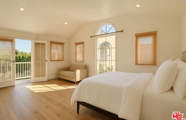 1174 Coldwater Canyon Drive Gallery 2
