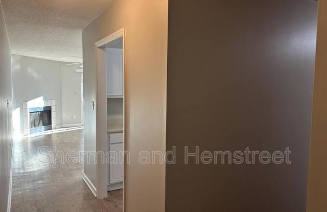 402 Commons Dr Gallery 4