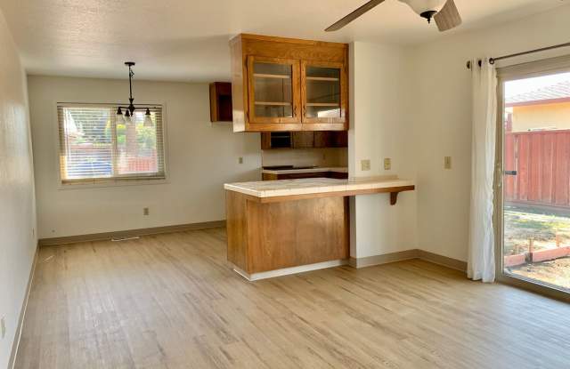 3 Bed / 2 Bath in Hollister with New Luxury Vinyl Planking and Fresh Paint Throughout photos photos