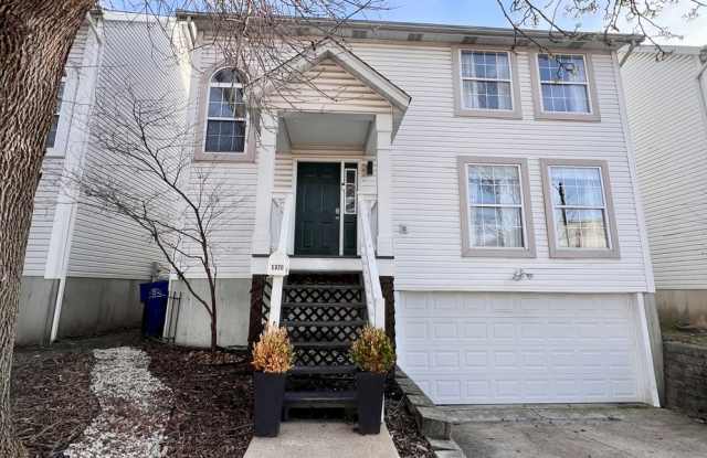 3 bed 2.5 bath Located in the Heart of The Hill photos photos