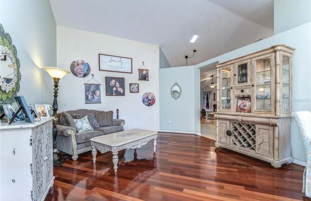 9502 SUNNYOAK Drive Gallery 3