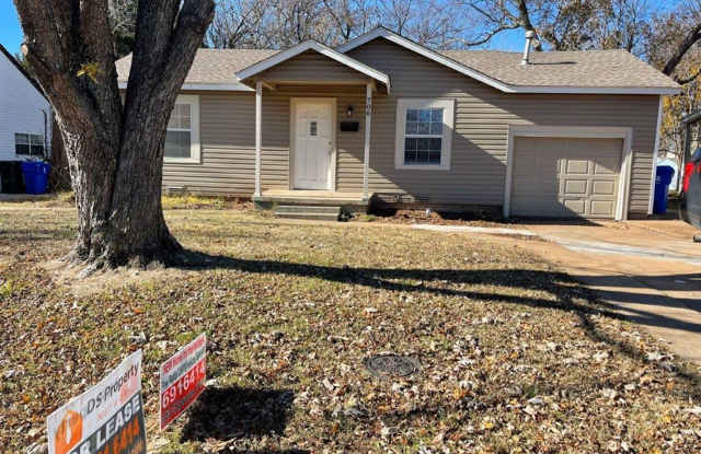 2 bed one bath with Large outdoor space, one car garage, laundry connections! photos photos