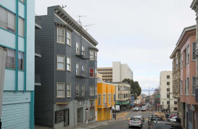 916 Pacific Apartments Gallery 1