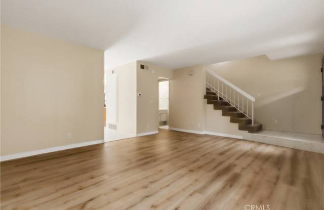2242 Stonewood Court Gallery 3