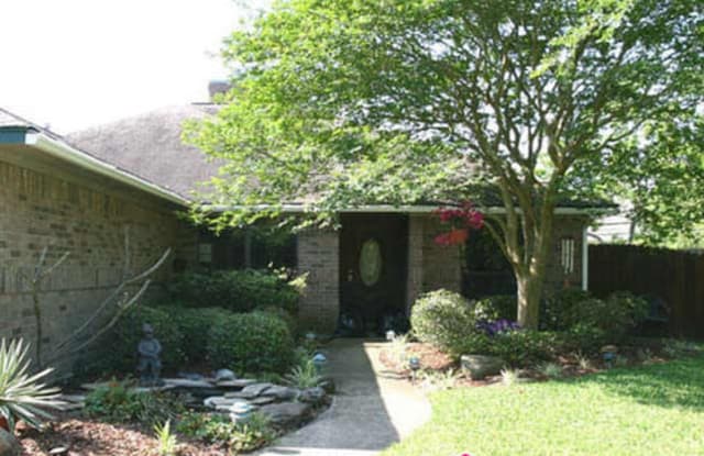 209 Baywood St - 209 Baywood Street, Shoreacres, TX 77571