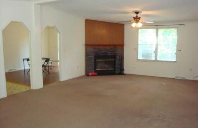 3992 Flat Rock Road Gallery 3