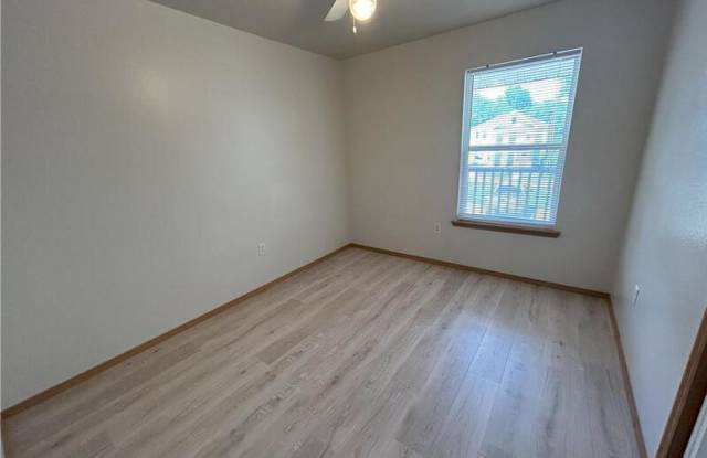 1677 Neptune Street Gallery 4