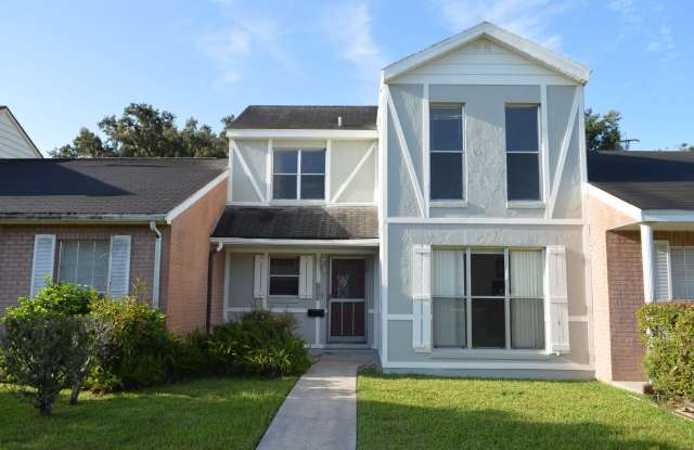 3 bed, 2 bath townhouse minutes from downtown Leesburg. photos photos