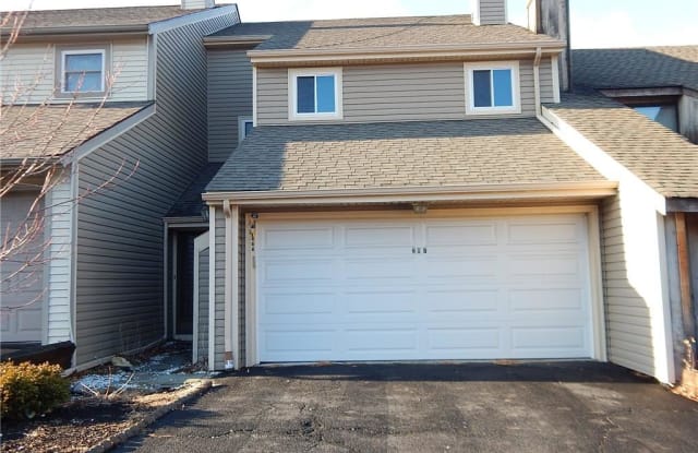 207 Country Club Drive - 207 Country Club Drive, Florida, NY 10921