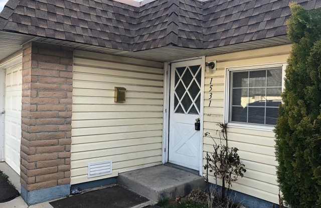 Charming 3-Bedroom Home in Central Sparks – Available May 2025! photos photos