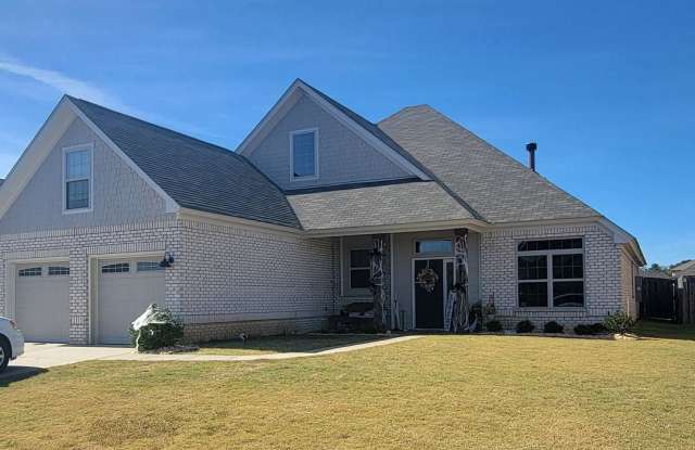 Beautiful 4-bedroom, 2.5- bath home with bonus room, Hedgefield subdivision Prattville, AL. - 828 Hedgefield Way, Prattville, AL 36066