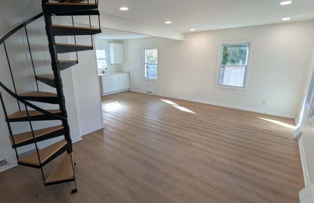 Charming & Modernized Farmington Hills Home | 3 BR, 2 BA | Fully Remodeled Gallery 3