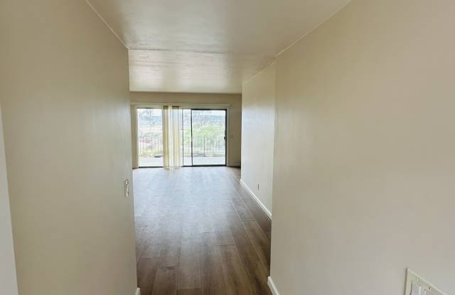 220 South El Camino Real - B Gallery 3