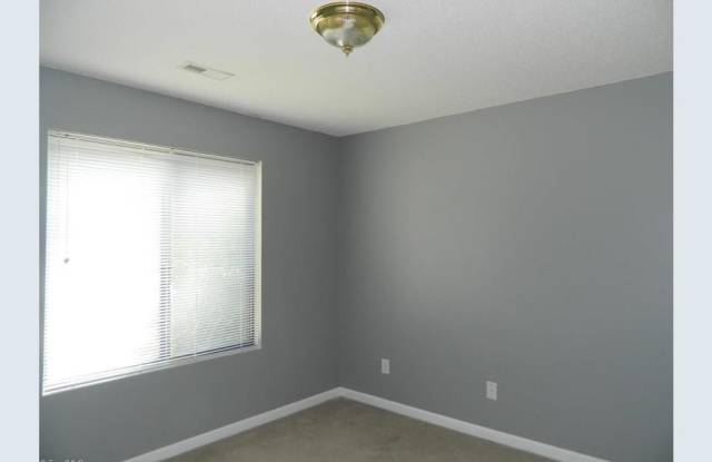 BEAUTIFUL 2 BED/ 2 BATH CONDO Coming Soon!!! photos photos