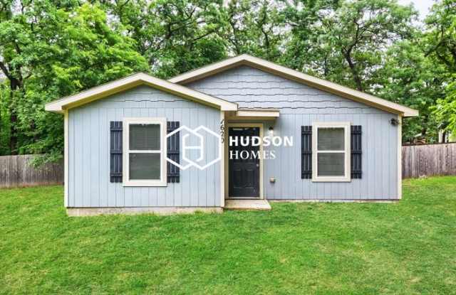 1620 Mockingbird Lane Gallery 1
