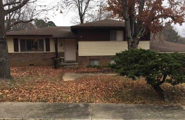2710  N Colette  AVE photos photos