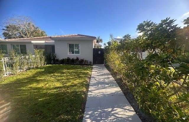 1634 Fletcher St photos photos