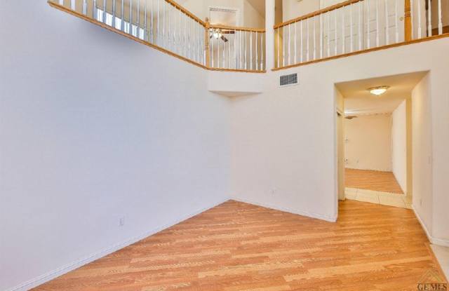 10913 Vista Ridge Dr. Gallery 2