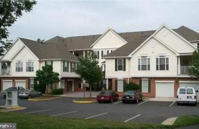 25240 LAKE SHORE SQ #301 - 25240 Lake Shore Square, South Riding, VA 20152