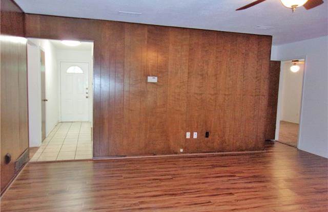 3917 Glenbrook Drive Gallery 3