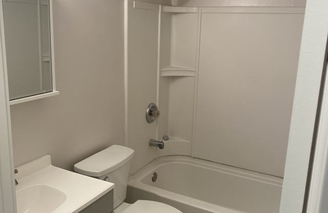 5644 Independence Avenue - 5644 Independence Avenue, Oak Forest, IL 60452 5644 Independence Avenue - 5644 Independence Avenue, Oak Forest, IL 60452