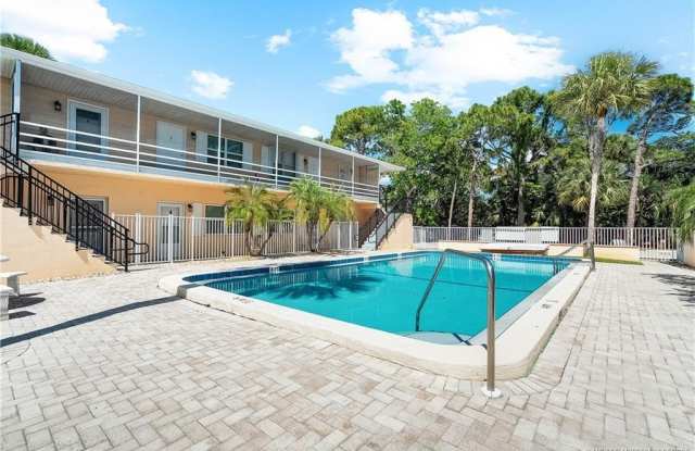 333 SE Martin Avenue - 333 Southeast Martin Avenue, Stuart, FL 34996