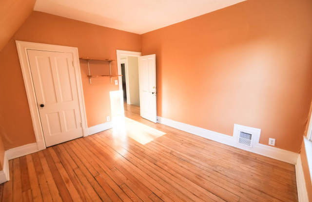 Beautiful Victorian 3 bedroom 2.5 bath historic home located in City Park Gallery 3